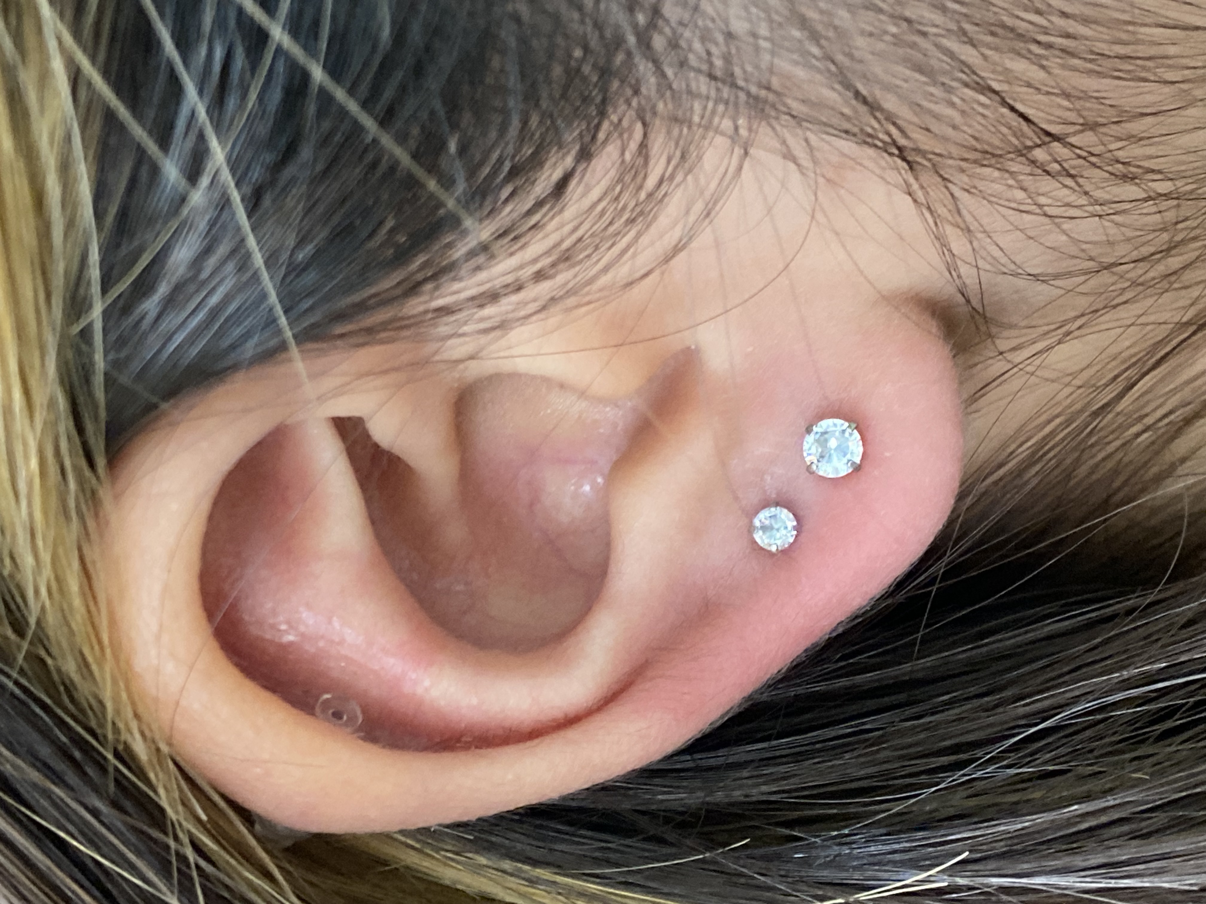 Double lobe piercing